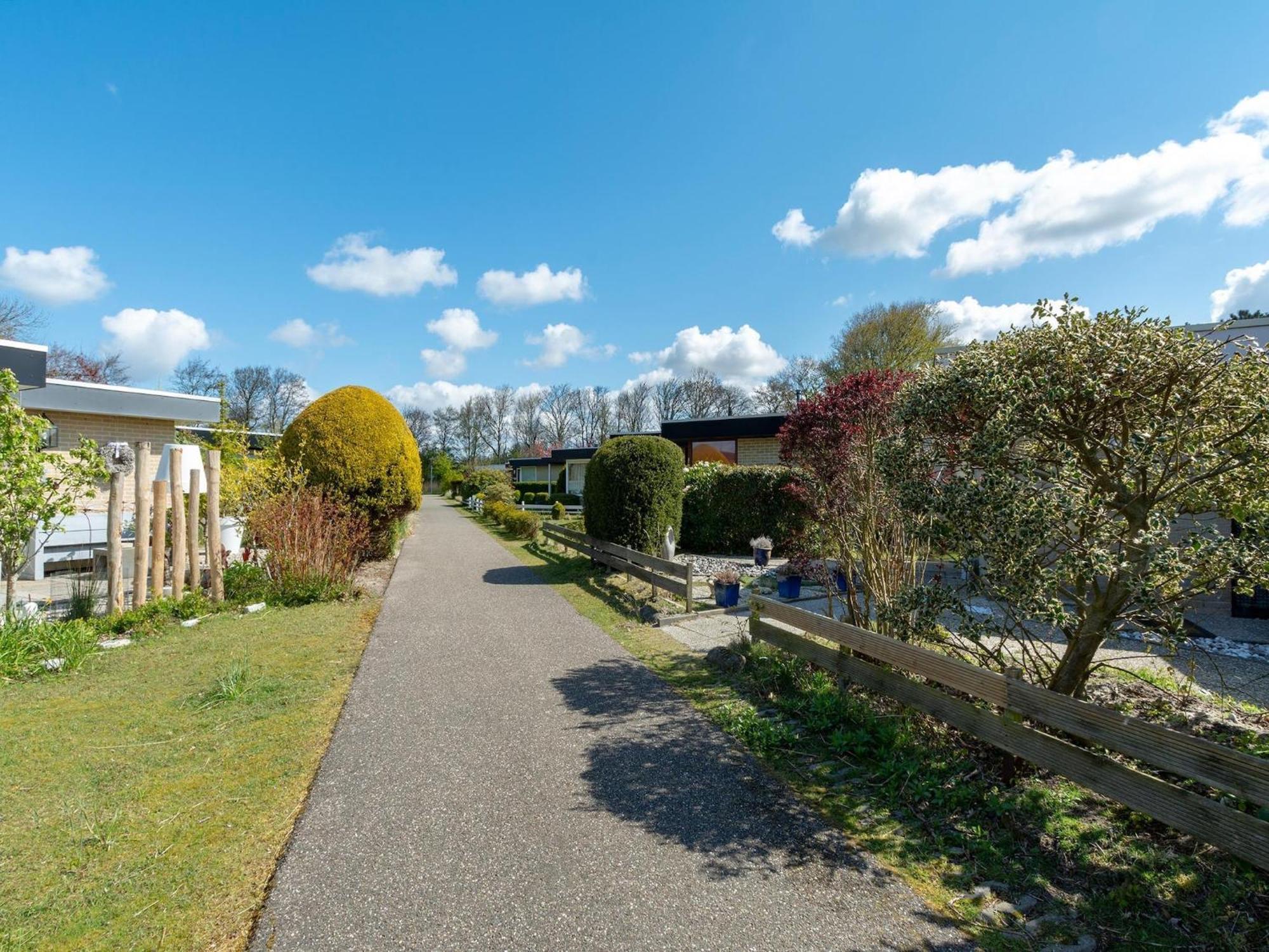 Gracious Bungalow With Garden Villa Callantsoog Buitenkant foto